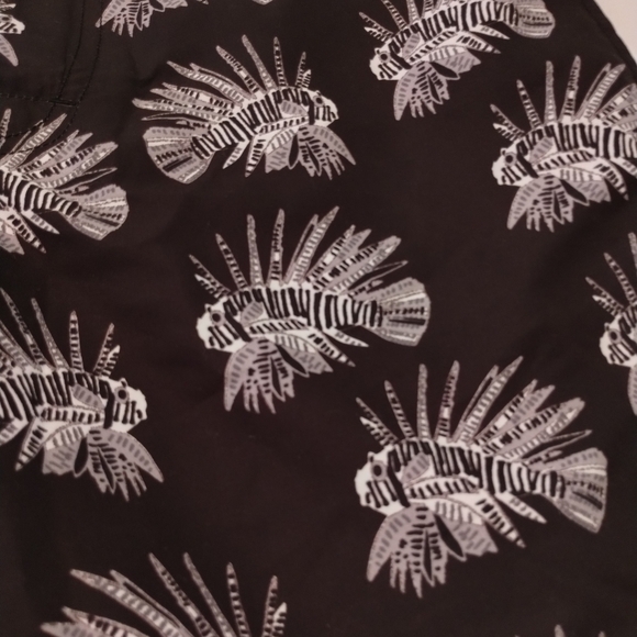 Men's Express brown swim trunks with piranhas on them size Medium - Picture 3 of 7